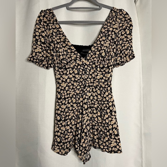 Urban Outfitters Tea Time Black and Yellow Floral Plunging Romper XS - Picture 14 of 15